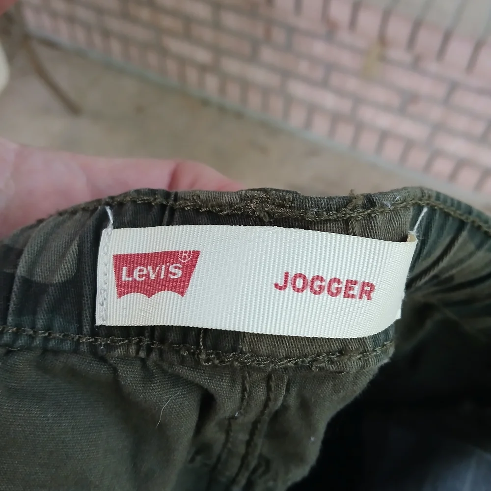 Levis Camouflage Jogger Pants. Boys 14‎ Reg.